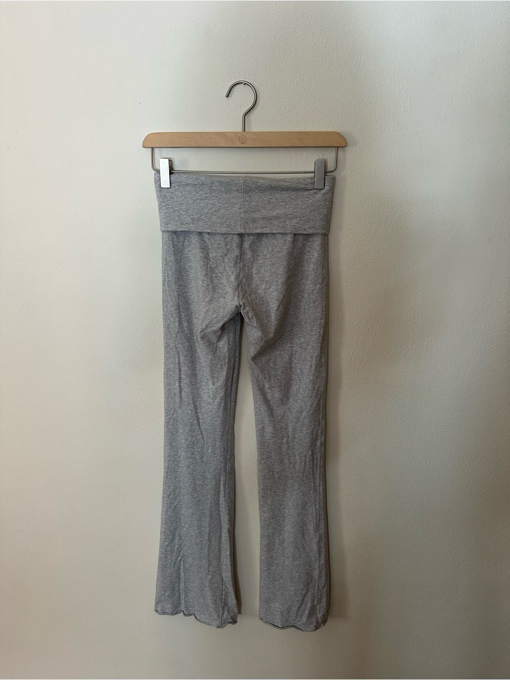 SKIMS Light Gray Fold-Over Waist Flare Leggings XS - Picture 6 of 6